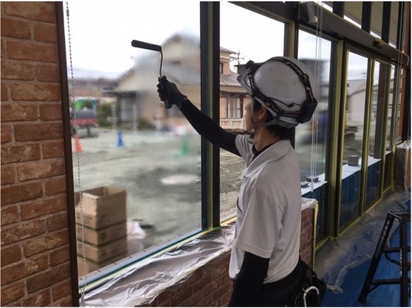 断熱ガラスコーティング作業風景